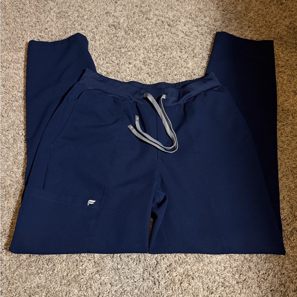 Women’s Fabletics Scrub Pants - Picture 3 of 5